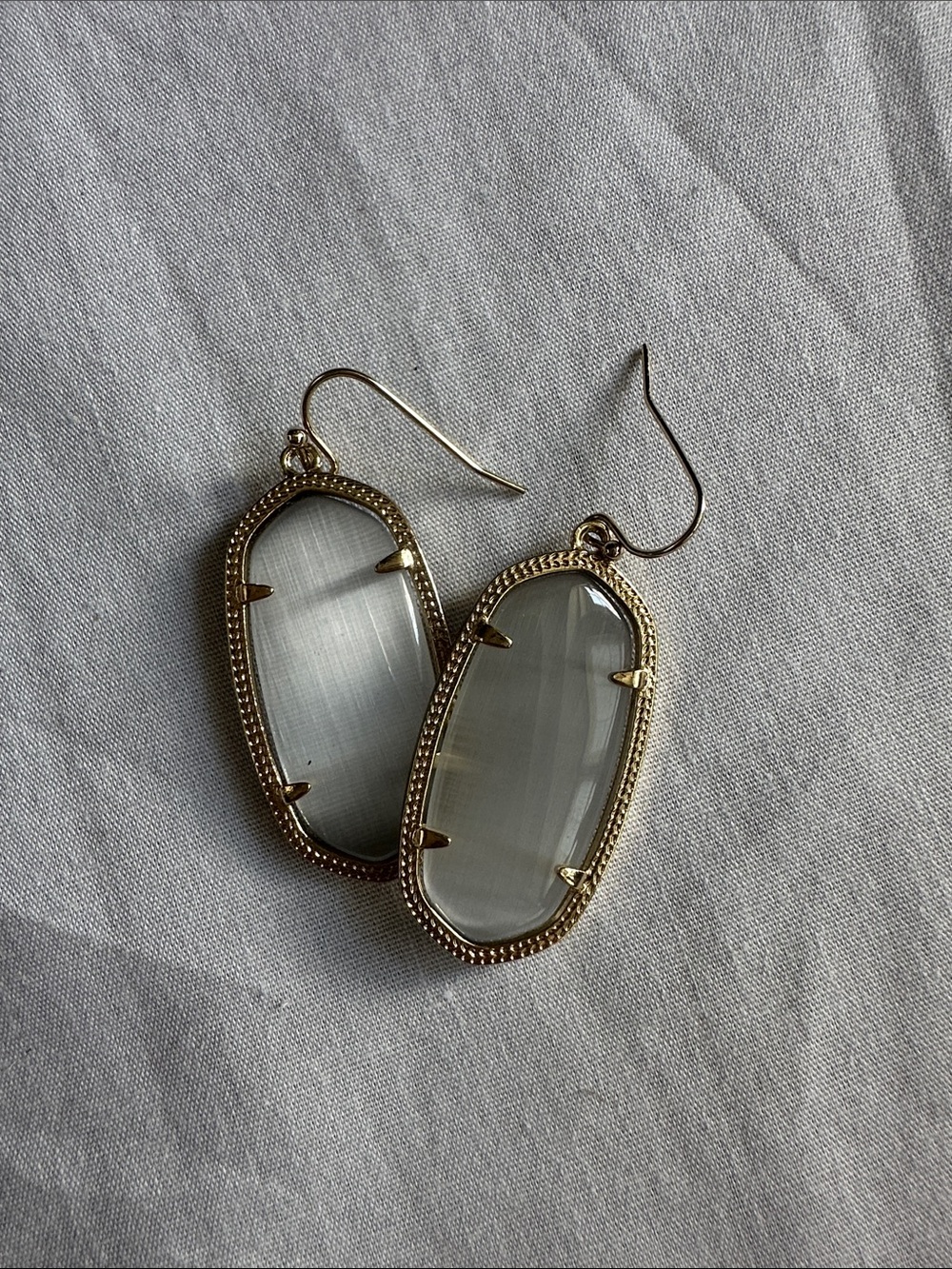 Kendra Scott Elle Gold Drop Earrings White Cat’s Eye Opalescent